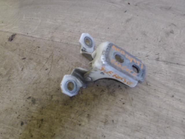 bontott RENAULT FLUENCE Jobb első Felső Zsanér