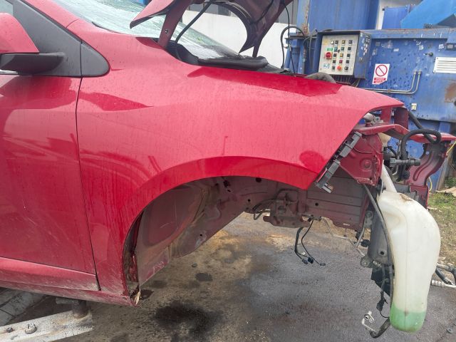 bontott RENAULT FLUENCE Jobb első Sárvédő