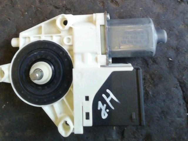 bontott RENAULT FLUENCE Jobb hátsó Ablakemelő Motor