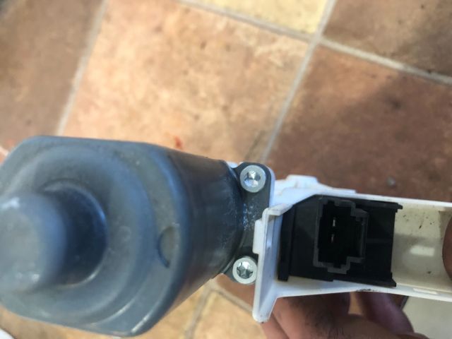 bontott RENAULT FLUENCE Jobb hátsó Ablakemelő Motor