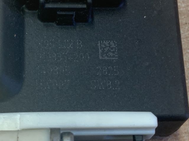 bontott RENAULT FLUENCE Jobb hátsó Ablakemelő Motor