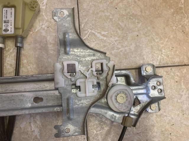 bontott RENAULT FLUENCE Jobb hátsó Ablakemelő Szerkezet (Mechanikus)