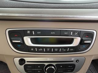 bontott RENAULT FLUENCE Jobb hátsó Ajtó (Üres lemez)