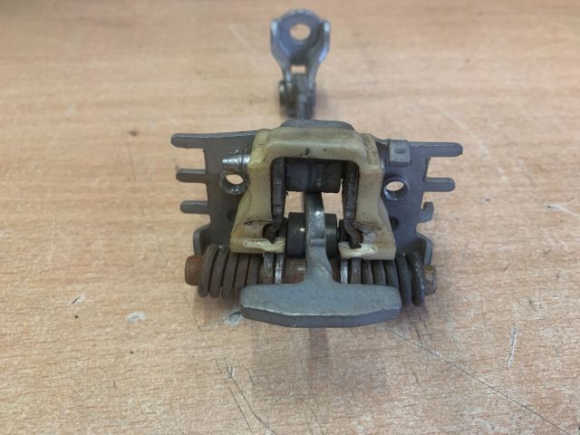 bontott RENAULT FLUENCE Jobb hátsó Ajtóhatároló