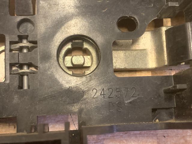 bontott RENAULT FLUENCE Jobb hátsó Kilincs Hátulja