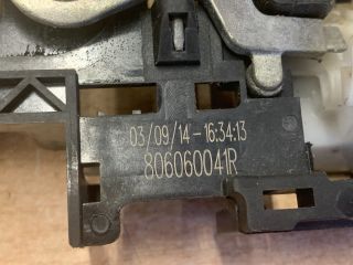 bontott RENAULT FLUENCE Jobb hátsó Kilincs Hátulja