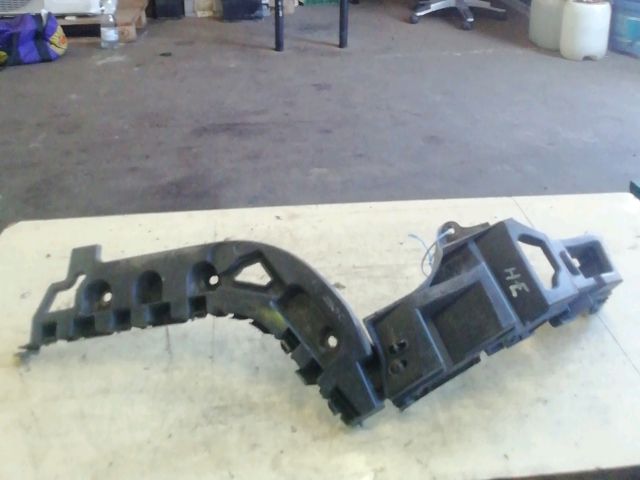 bontott RENAULT FLUENCE Jobb hátsó Lökhárító Tartó (Műanyag)