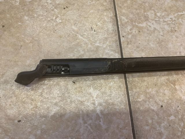 bontott RENAULT FLUENCE Jobb hátsó Vízlehúzó Gumicsík