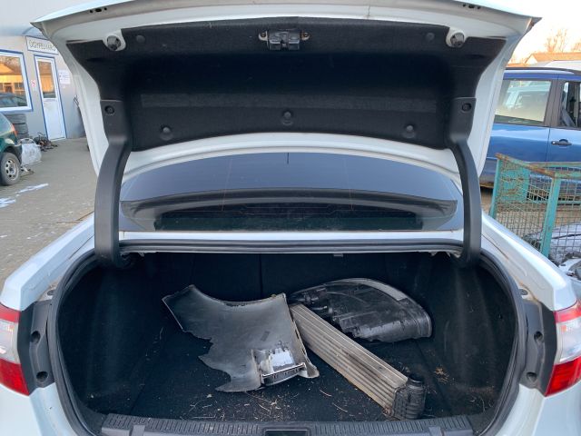 bontott RENAULT FLUENCE Kalaptartó