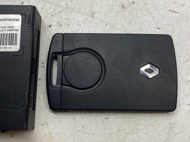 bontott RENAULT FLUENCE Kártyaolvasó