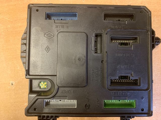 bontott RENAULT FLUENCE Komfort Elektronika