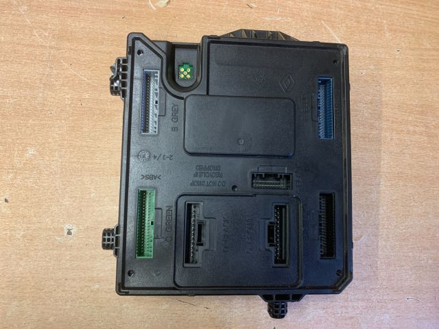 bontott RENAULT FLUENCE Komfort Elektronika