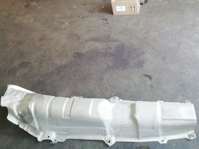 bontott RENAULT FLUENCE Középső Kipufogó Dob Hővédő Lemez