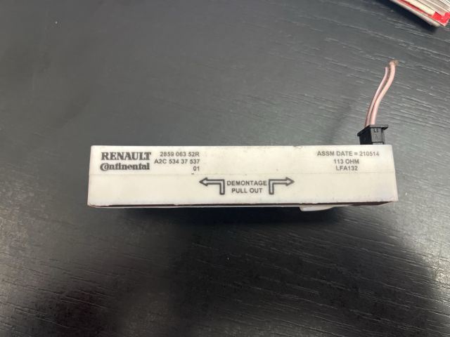 bontott RENAULT FLUENCE Kulcs Nélküli Nyitás Jeladó