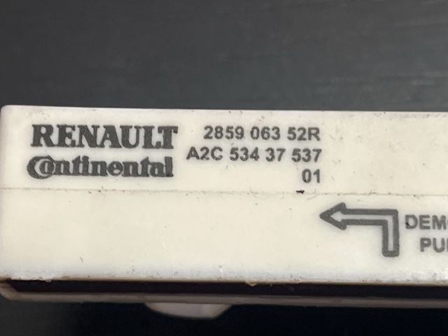 bontott RENAULT FLUENCE Kulcs Nélküli Nyitás Jeladó