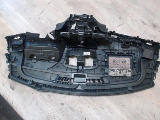 bontott RENAULT FLUENCE Műszerfal Héj