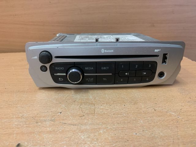 bontott RENAULT FLUENCE Rádió / CD