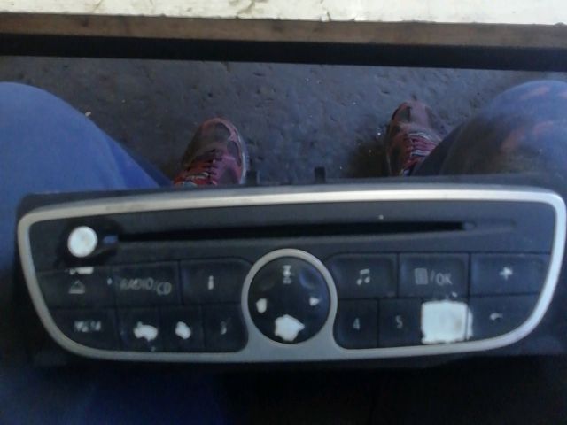 bontott RENAULT FLUENCE Rádió / CD