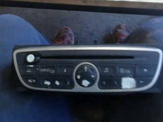 bontott RENAULT FLUENCE Rádió / CD