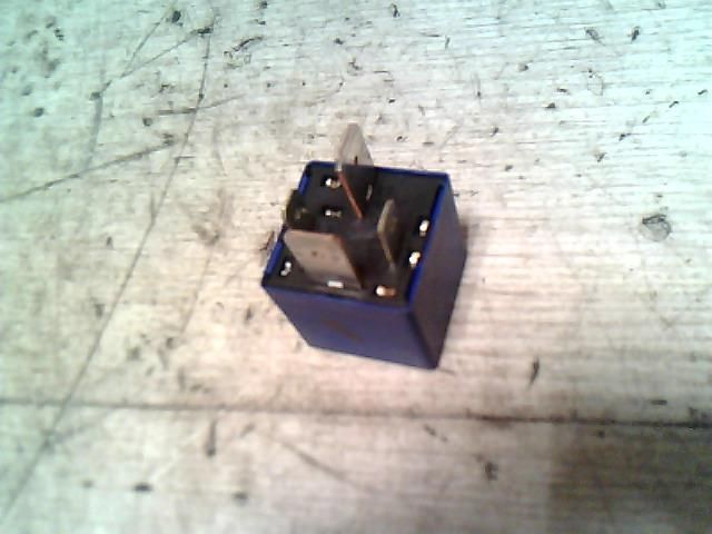 bontott RENAULT FLUENCE Relé