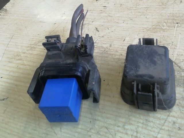 bontott RENAULT FLUENCE Relé