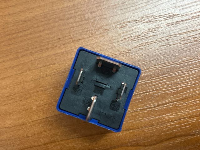 bontott RENAULT FLUENCE Relé