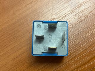 bontott RENAULT FLUENCE Relé