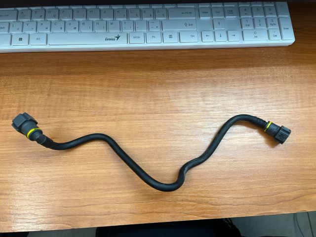 bontott RENAULT FLUENCE Üzemanyagcső