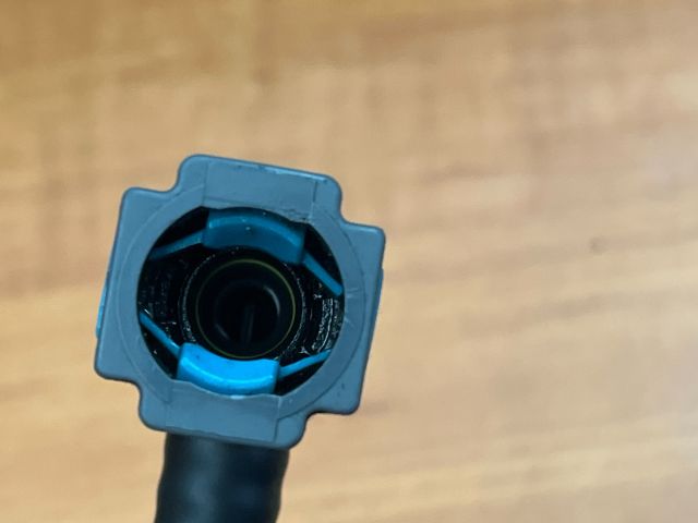 bontott RENAULT FLUENCE Üzemanyagcső