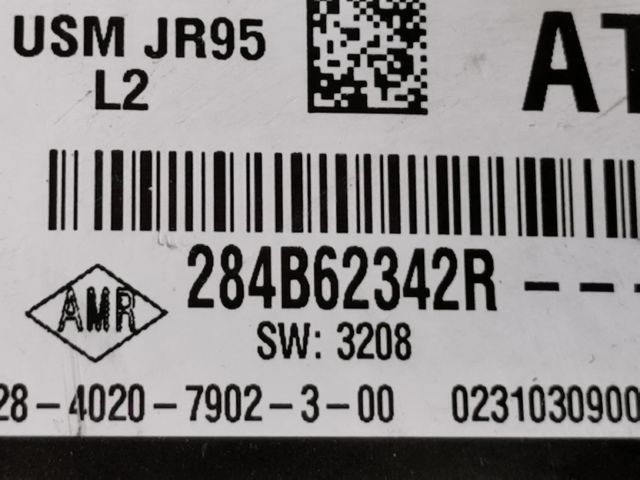 bontott RENAULT GRAND SCÉNIC Biztosítéktábla Motortér