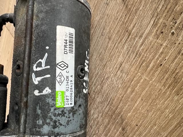 bontott RENAULT GRAND SCÉNIC Önindító