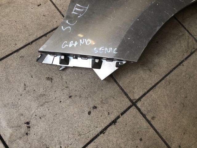 bontott RENAULT GRAND SCÉNIC Bal első Sárvédő