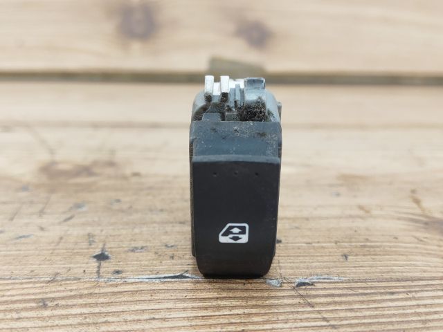 bontott RENAULT GRAND SCÉNIC Bal hátsó Ablakemelő Kapcsoló