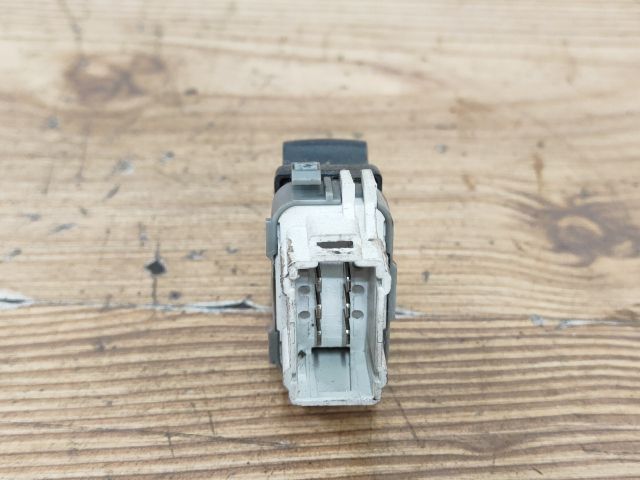 bontott RENAULT GRAND SCÉNIC Bal hátsó Ablakemelő Kapcsoló