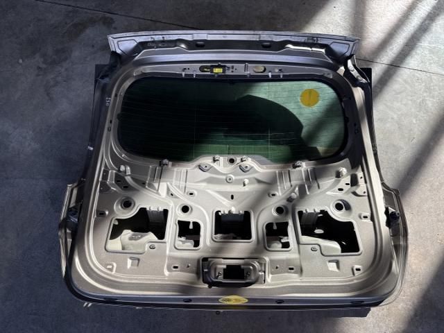 bontott RENAULT GRAND SCÉNIC Csomagtérajtó (Üres lemez)