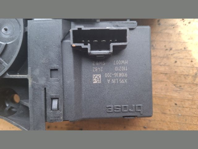 bontott RENAULT GRAND SCÉNIC Jobb első Ablakemelő Motor