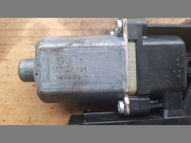 bontott RENAULT GRAND SCÉNIC Jobb első Ablakemelő Motor