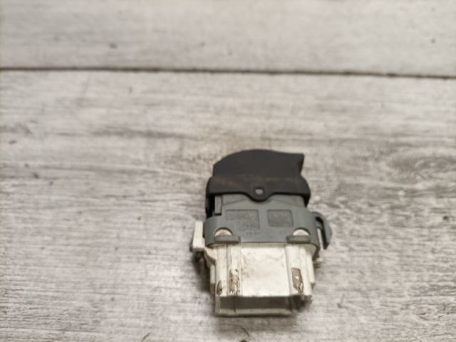 bontott RENAULT GRAND SCÉNIC Jobb hátsó Ablakemelő Kapcsoló