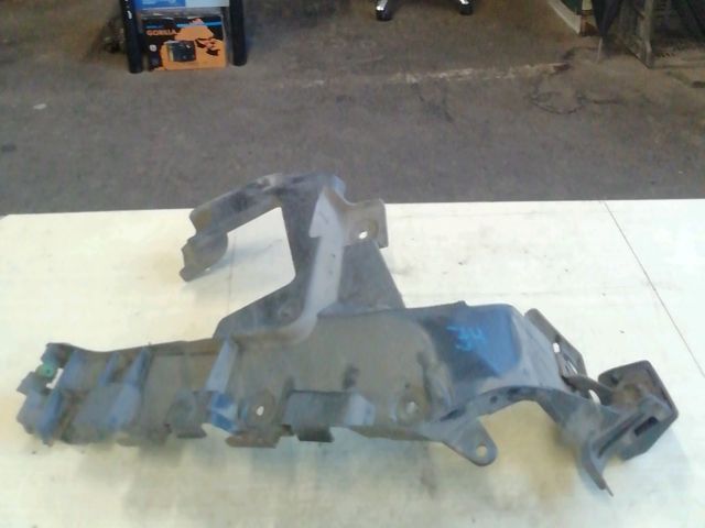 bontott RENAULT GRAND SCÉNIC Jobb hátsó Oldal Lökhárító Tartó (Műanyag)