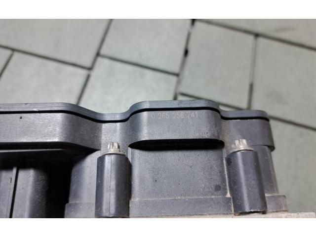 bontott RENAULT KADJAR ABS Kocka