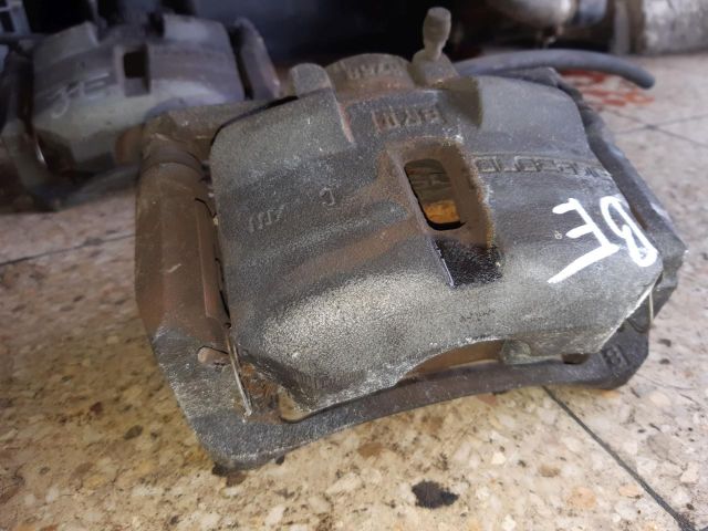 bontott RENAULT KADJAR Bal első Féknyereg Munkahengerrel