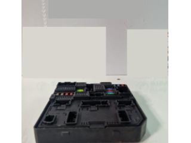 bontott RENAULT KADJAR Biztosítéktábla Motortér