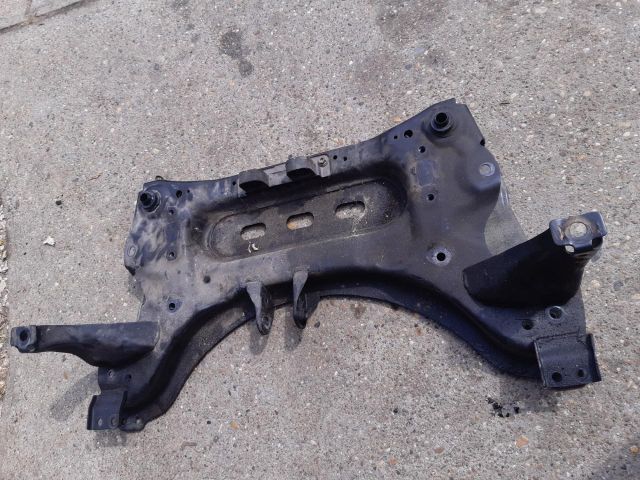 bontott RENAULT KADJAR Első Bölcső