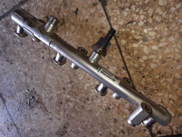 bontott RENAULT KADJAR Porlasztó Sor / Híd