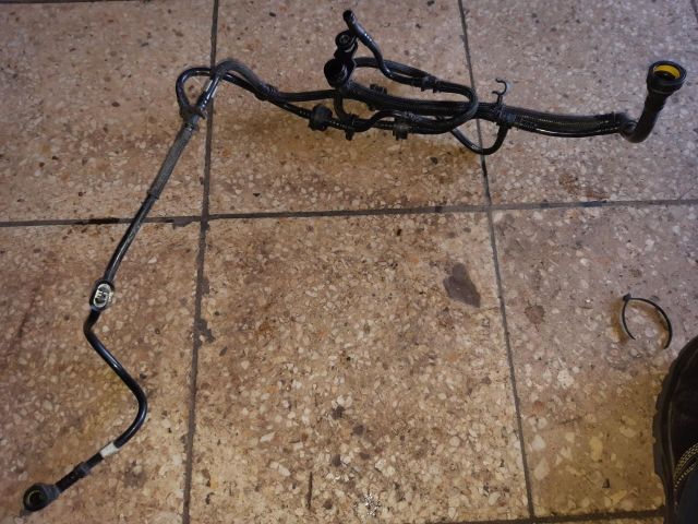 bontott RENAULT KADJAR Tankbetöltő Cső (Fém)