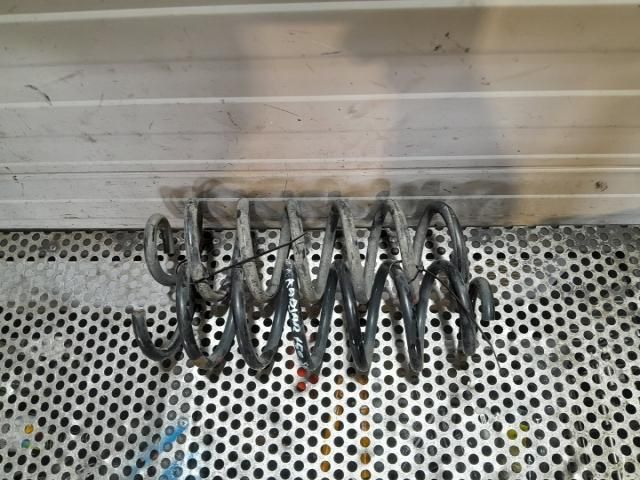 bontott RENAULT KADJAR Hátsó Rugó