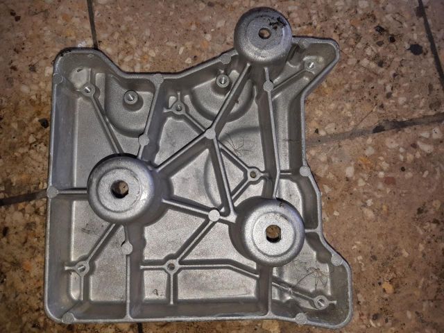 bontott RENAULT KADJAR Akkumulátor Tartó