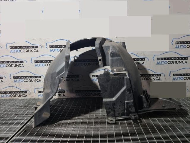 bontott RENAULT KADJAR Bal első Dobbetét (Kerékjárati, Műanyag)