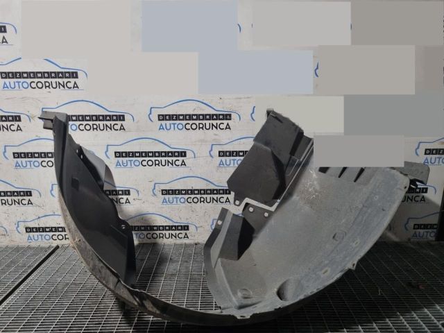 bontott RENAULT KADJAR Bal első Dobbetét (Kerékjárati, Műanyag)