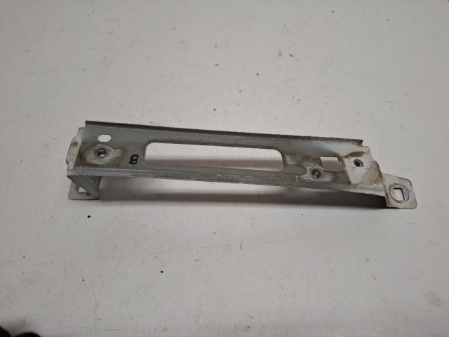 bontott RENAULT KADJAR Bal Sárvédő Oldaltartó